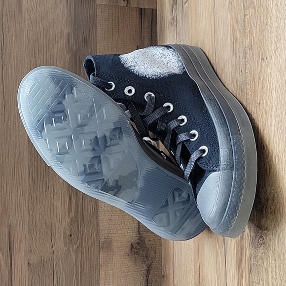 Converse high top Brand new in the box. - Picture 3 of 9